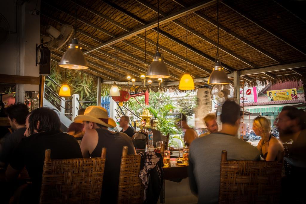 The Living Quarters Hostel 543 سيام ريب المظهر الخارجي الصورة
