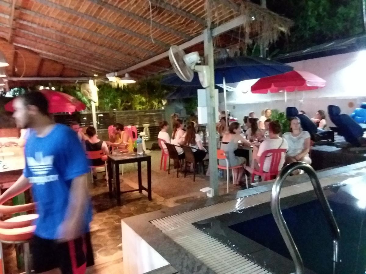 The Living Quarters Hostel 543 سيام ريب المظهر الخارجي الصورة
